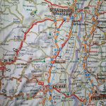 Ausschnitt aus der Karte in einem Atlas mit der deutsch-französischen Grenze