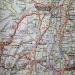 Ausschnitt aus der Karte in einem Atlas mit der deutsch-französischen Grenze
