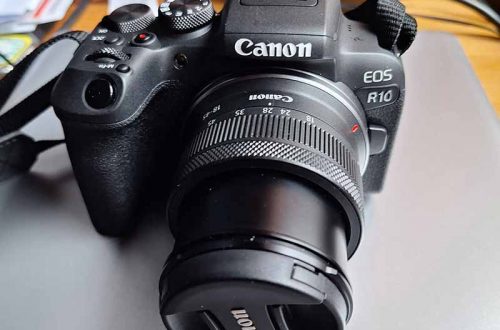 Die Canon EOS R10 ist klein und leicht, aber kann viel.