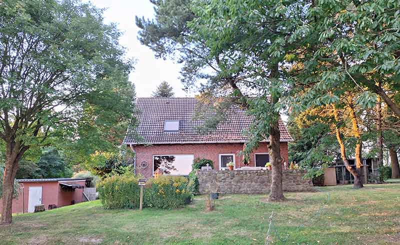 Boomer-Haus im Grünen.