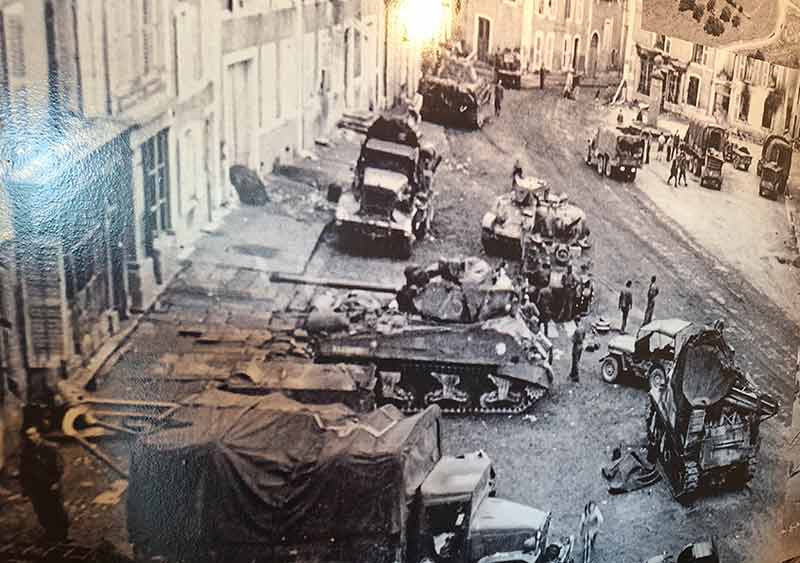 Foto vom Ort Dompaire nach der Schlacht, die General Leclerc dort schlug.