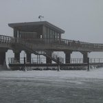 Eis auf der Ostsee vor der Seebrücke Haffkrug