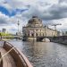 Spreefahrt in Berlin: Vom Schiff aus sind die bekanntesten Sehenswürdigkeiten zu sehen.