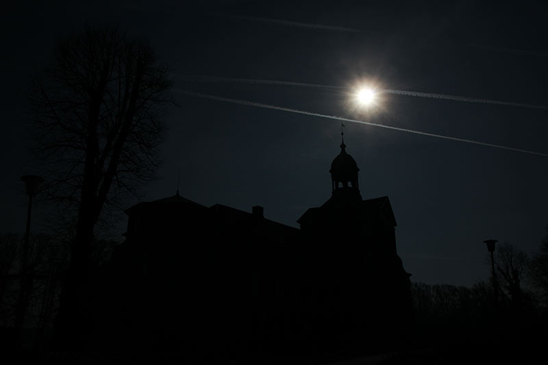 Geisterstunde am Eutiner Schloss, fotografiert um 11.21 Uhr am 19. März 2015.