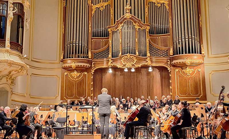 Laienorchester spielt die 3. Sinfonie von Gustav Mahler in der Hamburger Laeiszhalle.